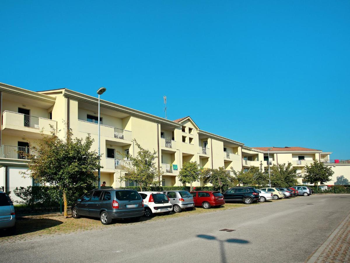Apartment Robinia-Pinetine-4 By Interhome ドゥナ・ヴェルデ エクステリア 写真